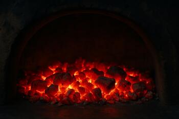 Parlak köz yatağı ve kıvılcım